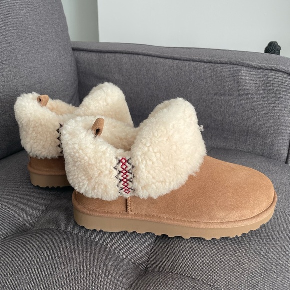 Ultra Mini UGG Braid Ankle Boots - Picture 5 of 9
